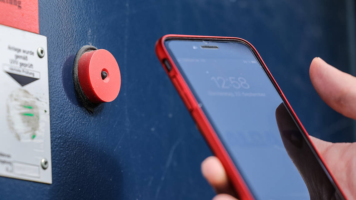 NFC-Transponder lassen sich mit dem Smartphone auslesen | © RATHGEBER GmbH & Co. KG
